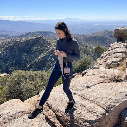 💝49% OFF-Portable Wrist Yarn Holder, Gift for Crocheter